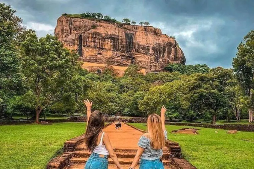 Royal Kingdom Tours 68 25385fff f07f 4fa1 9eba 3aac005cc891